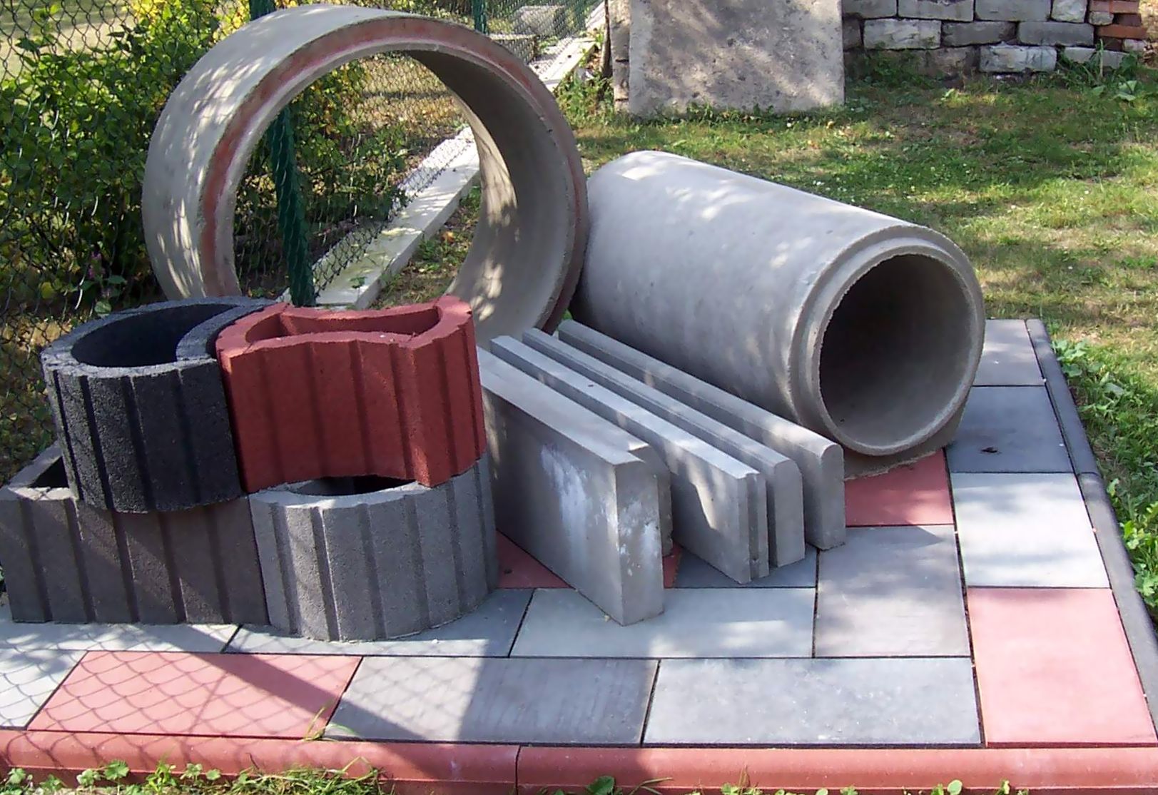 Rury, kręgi, obrzeżą, krawężniki, płytki chodnikowe, gazony